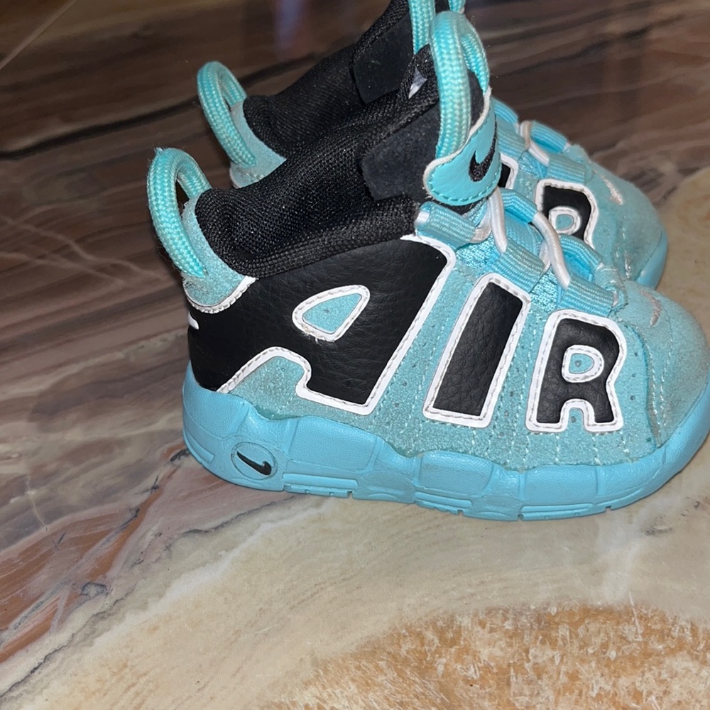Blue Nike toddler size 4